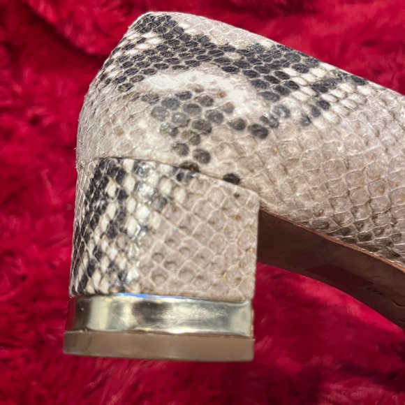 Women’s snake design shoes size 7 - Picture 3 of 9